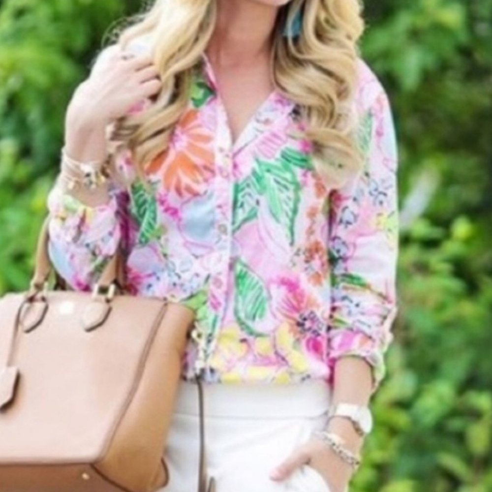 Lilly pulitzer nosey posey neon floral button up shirt size xs 100% cotton.